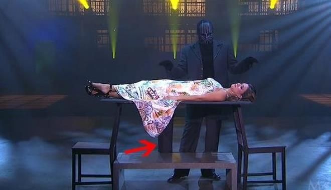 Maskeli Sihirbaz hilesini ifşa etti! 10