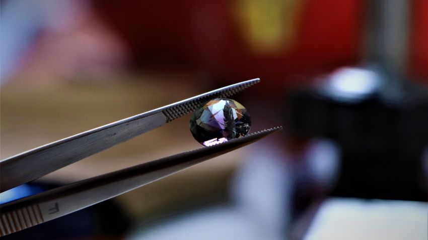 Komando gibi iz sürüyorlar! Aile bu taşın peşinde 4