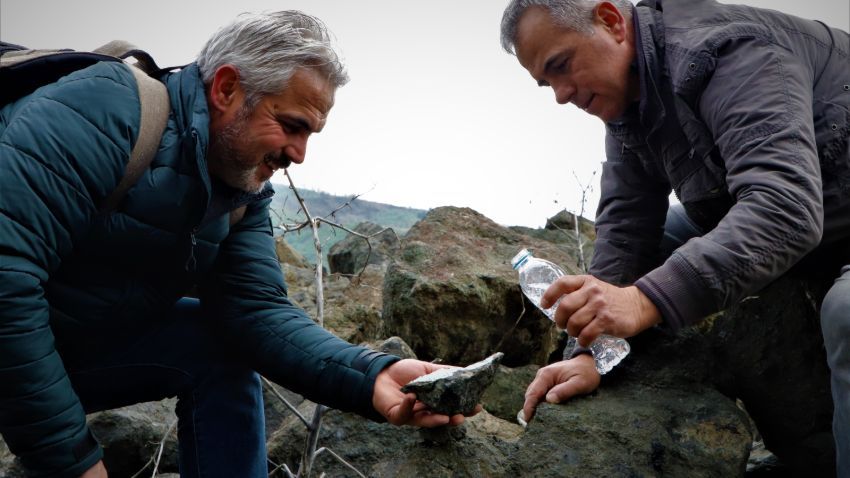 Komando gibi iz sürüyorlar! Aile bu taşın peşinde 9