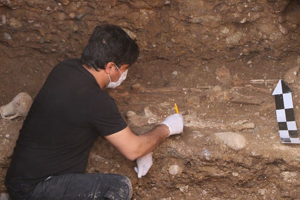 Adıyaman’da 1500 yıl öncesine ait 7 insan iskeleti bulundu 3