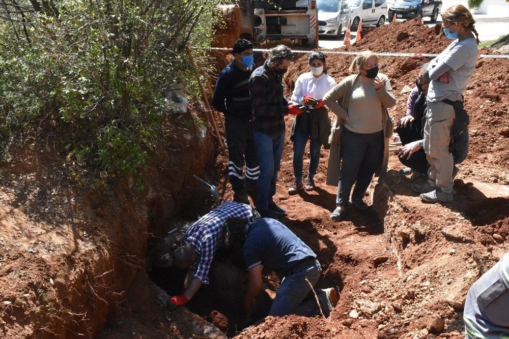 Sulama kanalı kazısında ortaya çıktı! Görenler şaşırdı 5