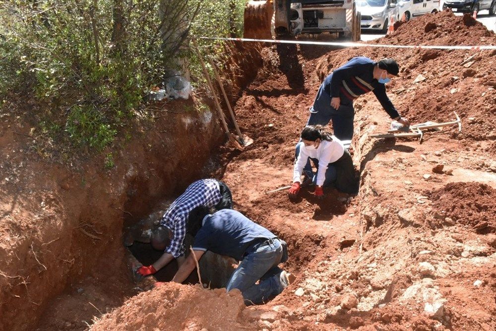 Sulama kanalı kazısında ortaya çıktı! Görenler şaşırdı 7