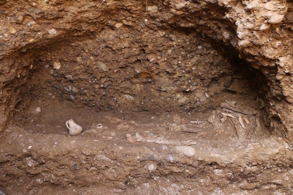 Adıyaman’da 1500 yıl öncesine ait 7 insan iskeleti bulundu 8