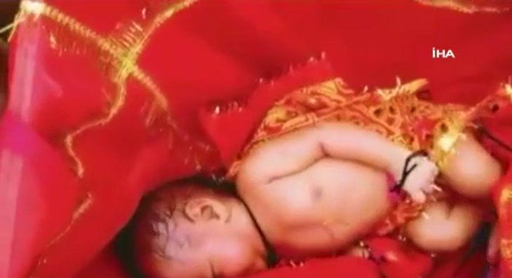 Nehirde yüzen sandıktan bakın ne çıktı! Dünyayı şoke olay 21