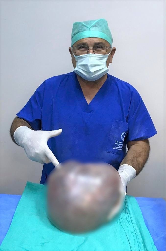 Gören hamile sandı! Karnından çıkan şok etti 3