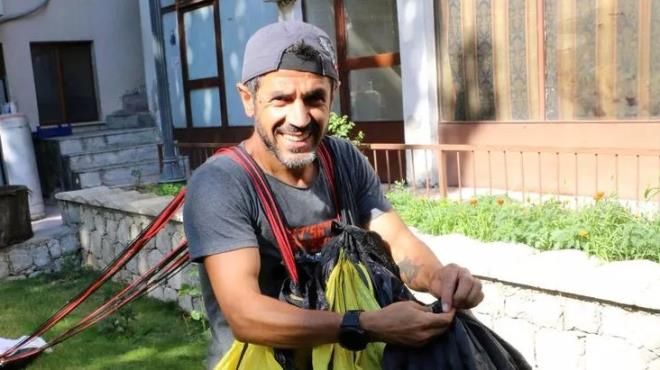 Her gün işinden evine uçarak gidiyor 3