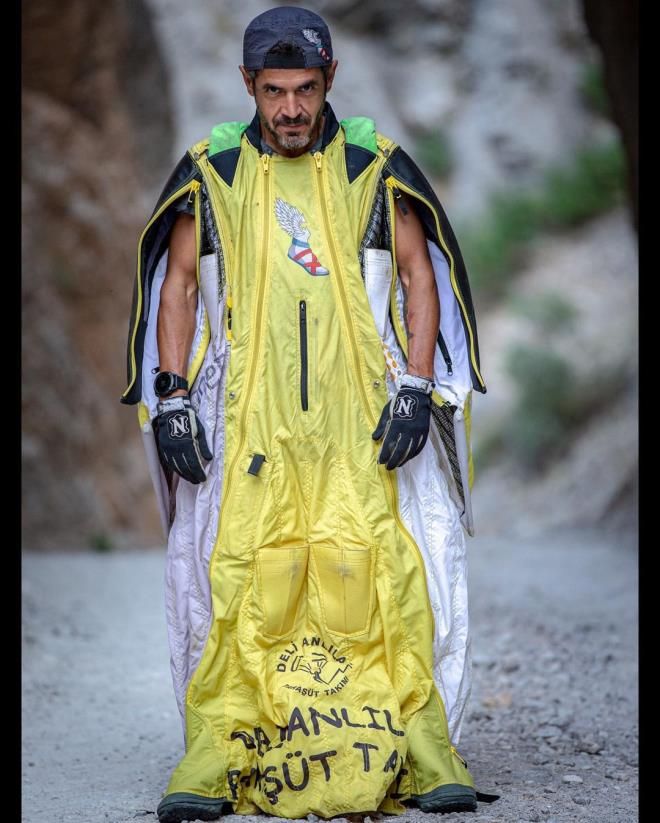 Her gün işinden evine uçarak gidiyor 7