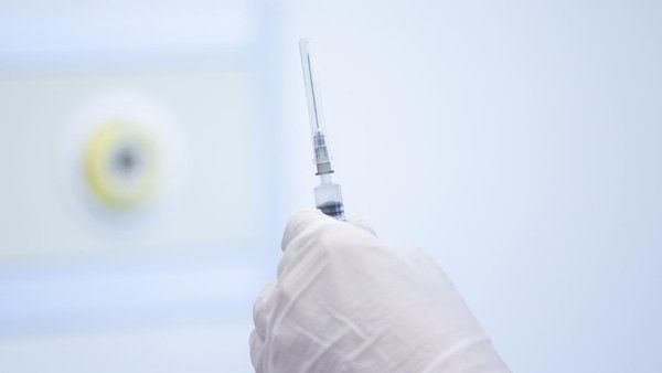 İşte aşıların yan etkileri ve en çok etkilenen yaş grubu! 8