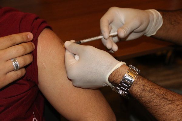 İşte aşıların yan etkileri ve en çok etkilenen yaş grubu! 6