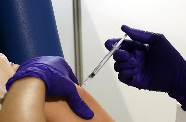 İşte aşıların yan etkileri ve en çok etkilenen yaş grubu! 1