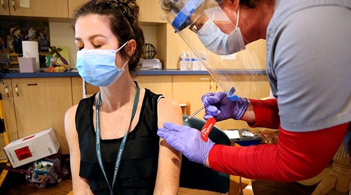 Türkiye'de kaç kişi aşılandı? Aşıda yaş sınırı kaça indi? 11