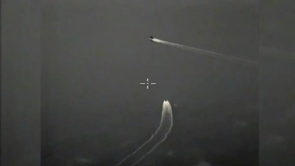 Dünya savaşın eşiğinden döndü! Rusya o görüntüleri paylaştı 3