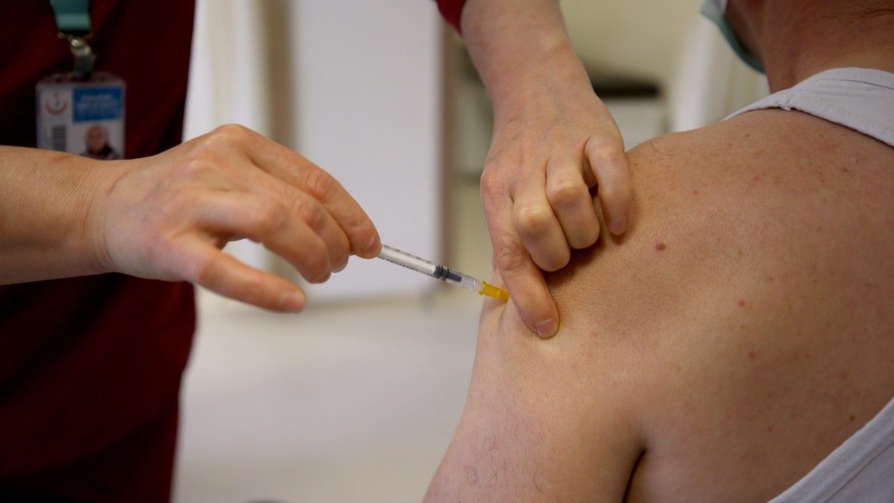 Aşı olmayanlara kısıtlama gelecek mi? 10