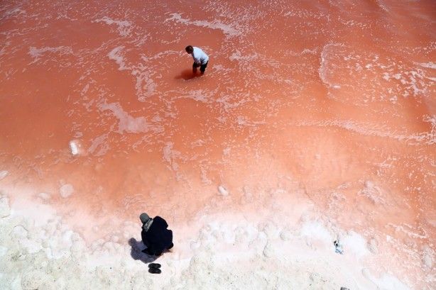 İran'daki göl neden kırmızıya dönüştü? 20