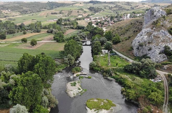 Bu köye gelen misafir kaçıyor 4