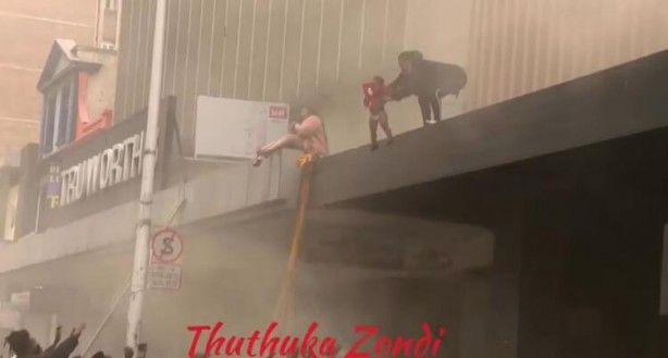 O ülke karıştı! ATM'ler patlatıldı, ordu sokaklara indi 13