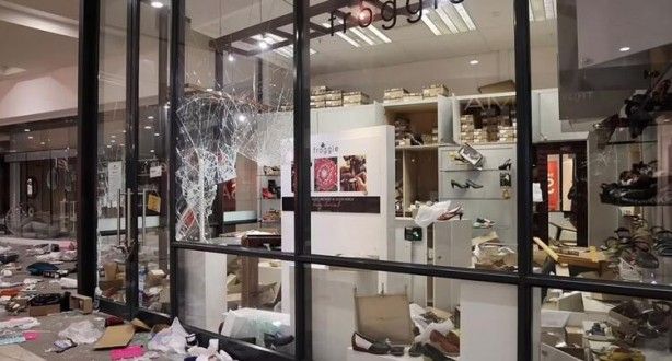 O ülke karıştı! ATM'ler patlatıldı, ordu sokaklara indi 25