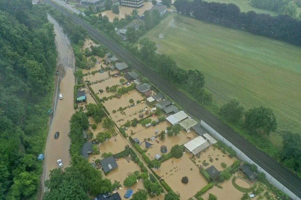 Sel felaketinde ortalık savaş alanına döndü: 42 kişi öldü 6