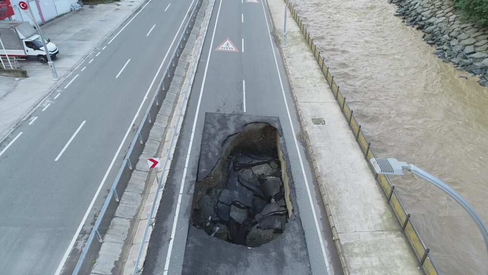 Rize’de felaketin boyutu gün ağarınca ortaya çıktı! 12