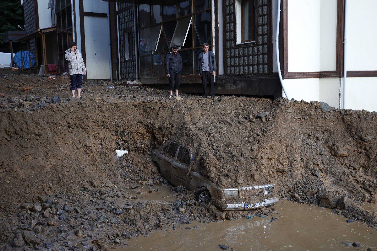 Rize’de felaketin boyutu gün ağarınca ortaya çıktı! 8