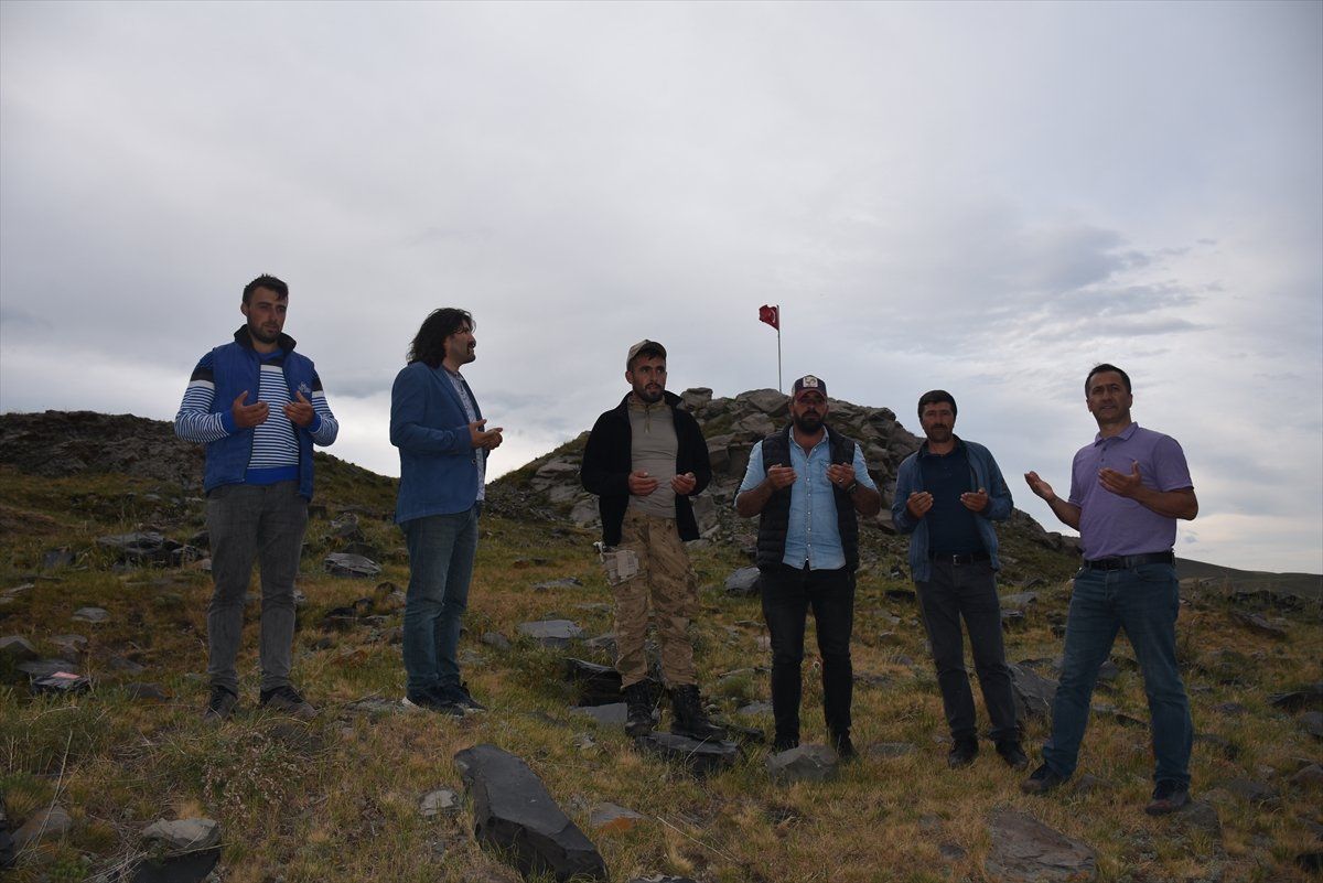 2 bin 100 rakımda Türk bayrağı dalgalandırıldı 6