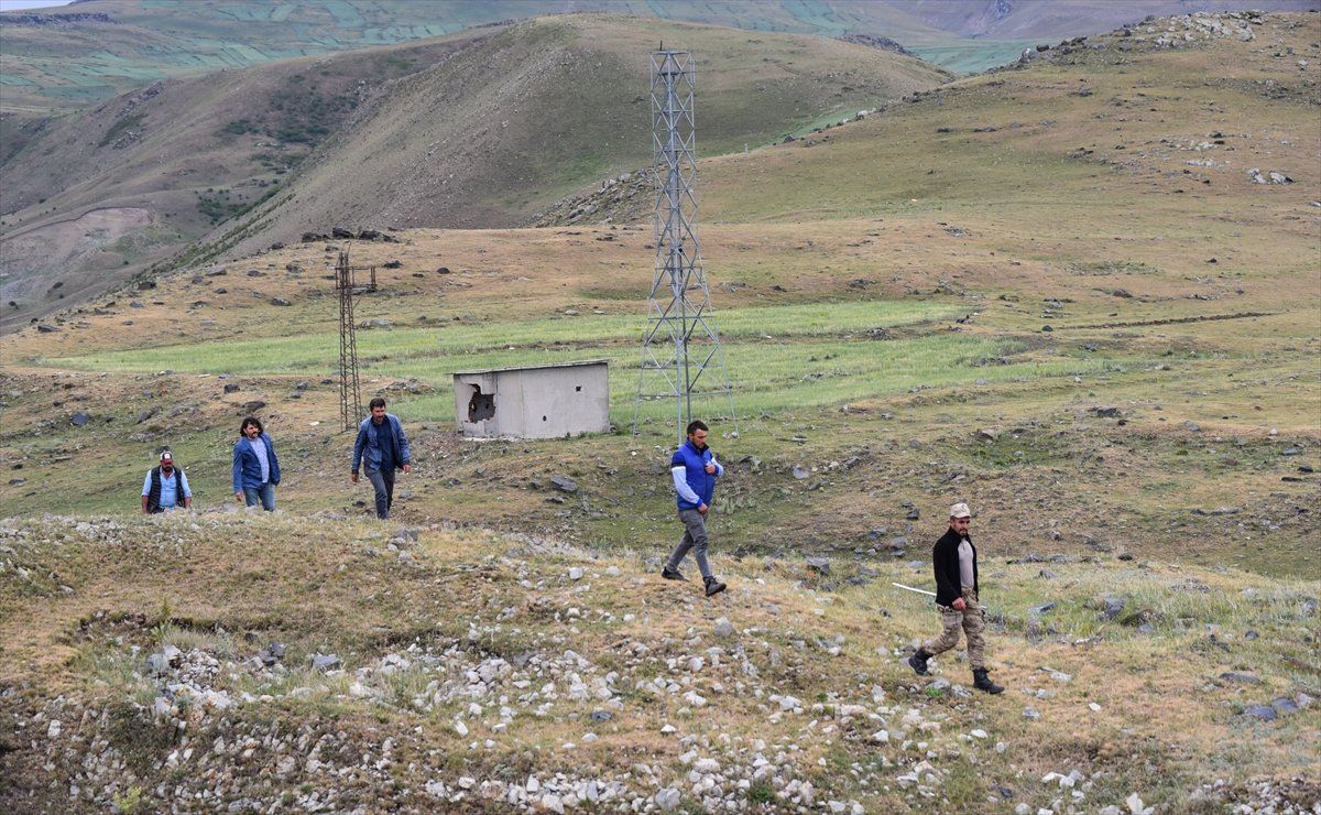 2 bin 100 rakımda Türk bayrağı dalgalandırıldı 9