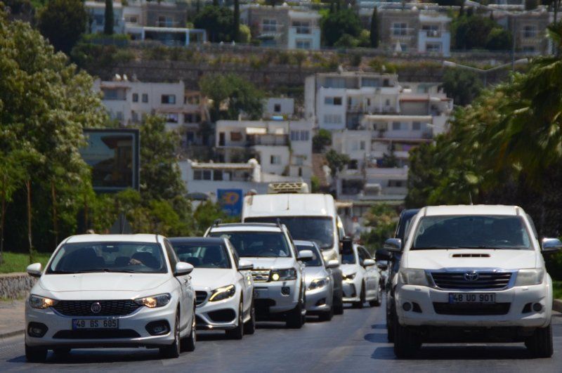 Kuyruğun başı var sonu yok! 1 haftada 140 bin araç giriş yaptı 1