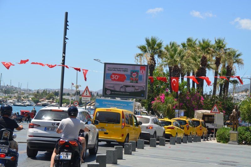 Kuyruğun başı var sonu yok! 1 haftada 140 bin araç giriş yaptı 7