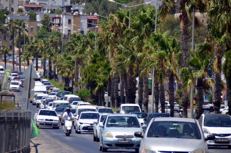 Kuyruğun başı var sonu yok! 1 haftada 140 bin araç giriş yaptı 8