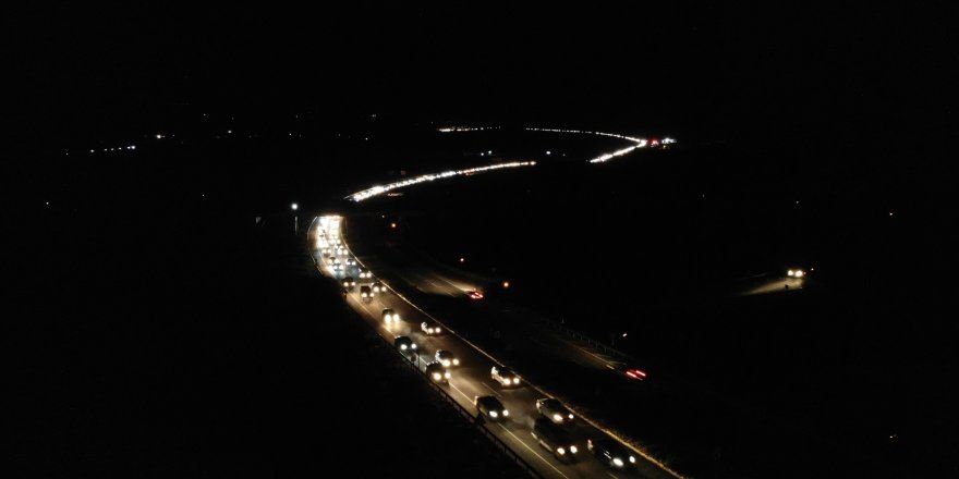 70 kilometrelik araç kuyruğu havadan görüntülendi 4