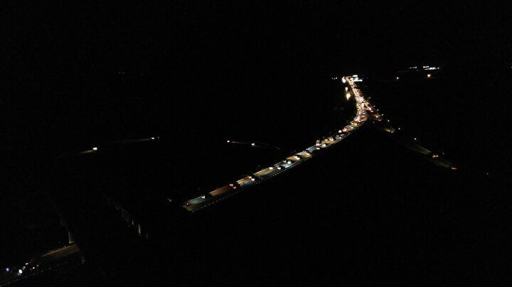 70 kilometrelik araç kuyruğu havadan görüntülendi 1