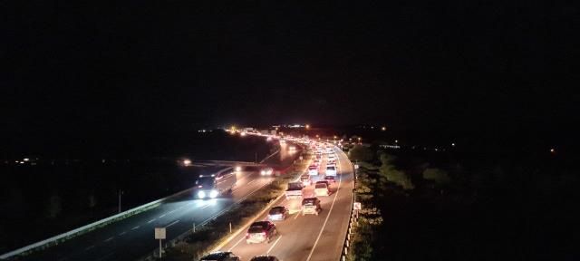 70 kilometrelik araç kuyruğu havadan görüntülendi 5