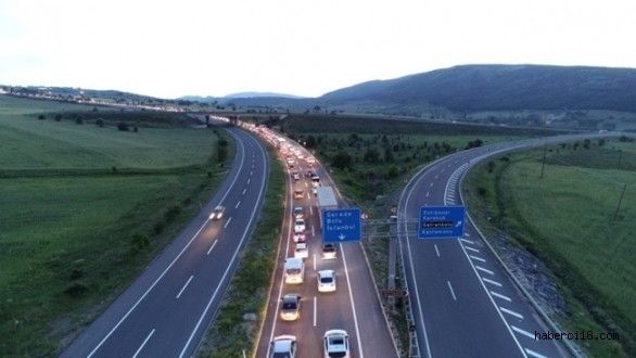 70 kilometrelik araç kuyruğu havadan görüntülendi 8