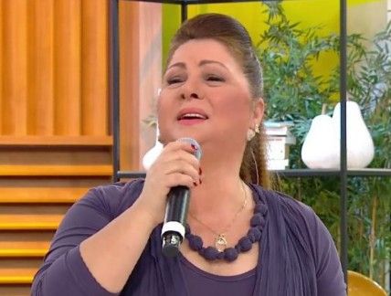 Ünlü şarkıcı sesini kaybetti! 6