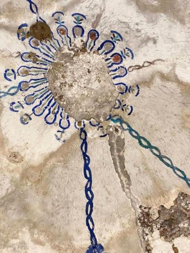 Tarihi camide utandıran görüntü! 4