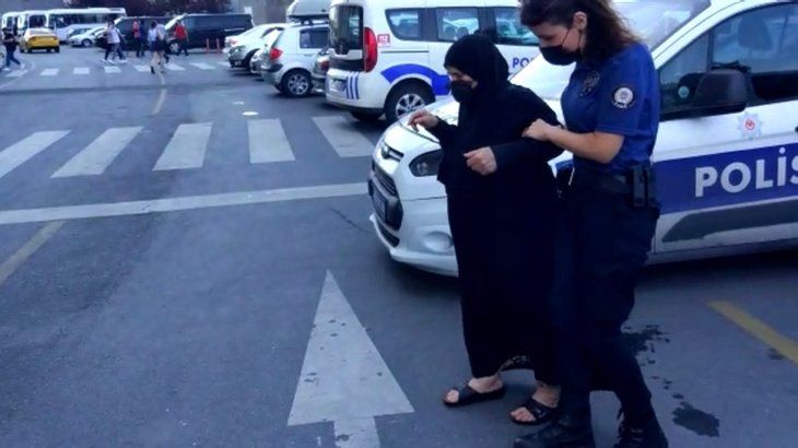 Engelli torununu işte böyle darp etti! Yürek yakan görüntüler 2