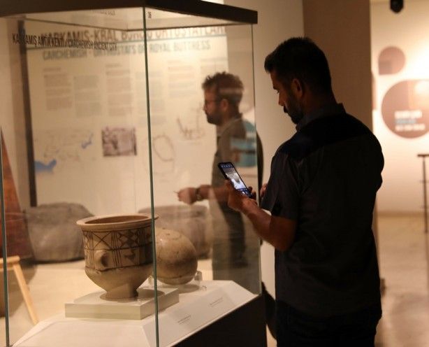 Dünyanın ilk 'gülücük' emojisi 1