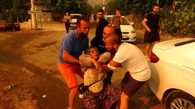 Vatandaşlar canlarını zor kurtardı! 11