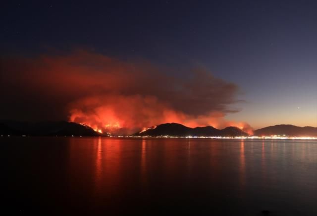 Tüyler ürperten anlar! Yangın böyle görüntülendi 7