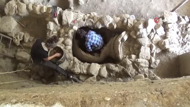 2 bin 400 yıllık mezar gün yüzüne çıktı 1