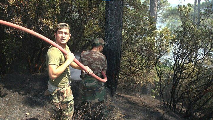 Yangınlara ‘Gardaş' müdahalesi! Alevlerin arasına daldılar 5