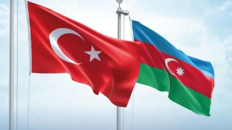 Azerbaycanlı spikerin "Türkiye" sözleri tüyleri diken diken etti 7