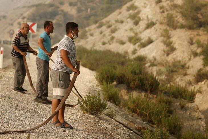 Yangın nöbetinde en ön saftalar! 12