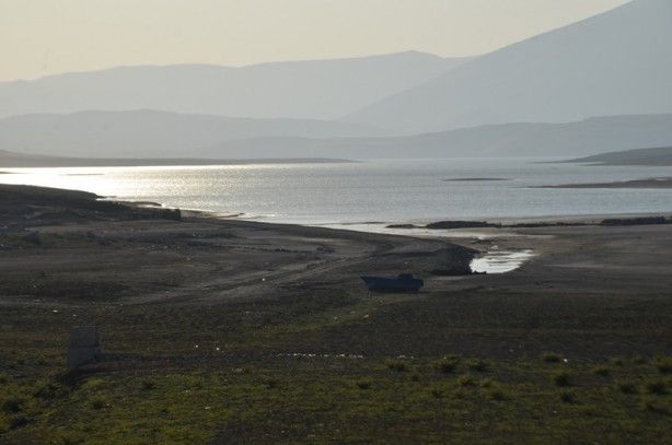 Sular çekildi, eski yapılar ortaya çıktı 1