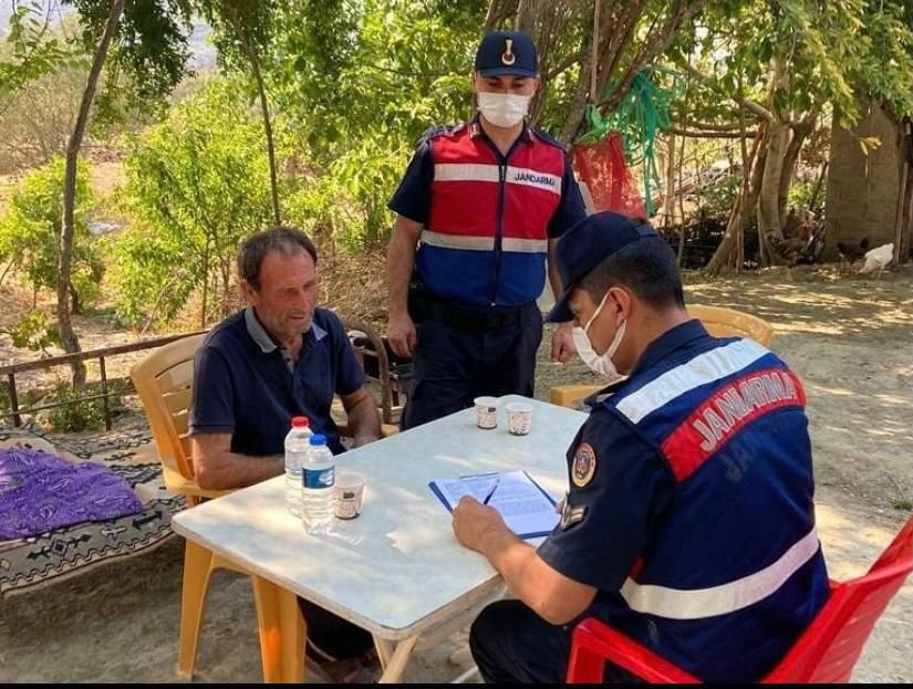 Osmaniye İl Jandarma’dan yangınzedelere büyük destek 7