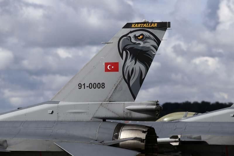 Türk F-16'ları Polonya semalarında! 4