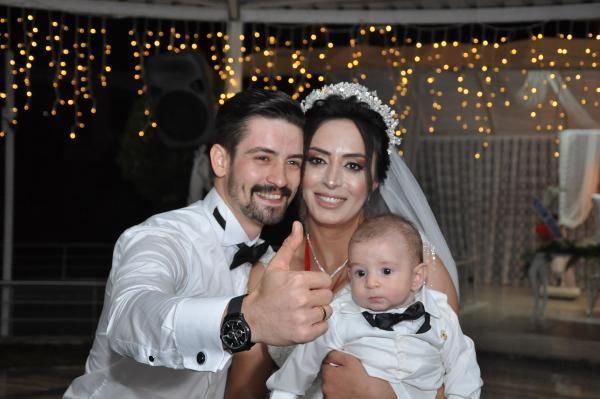 Nikahta 2 kişiydiler, düğüne 3 kişilik aile olarak çıktılar 4