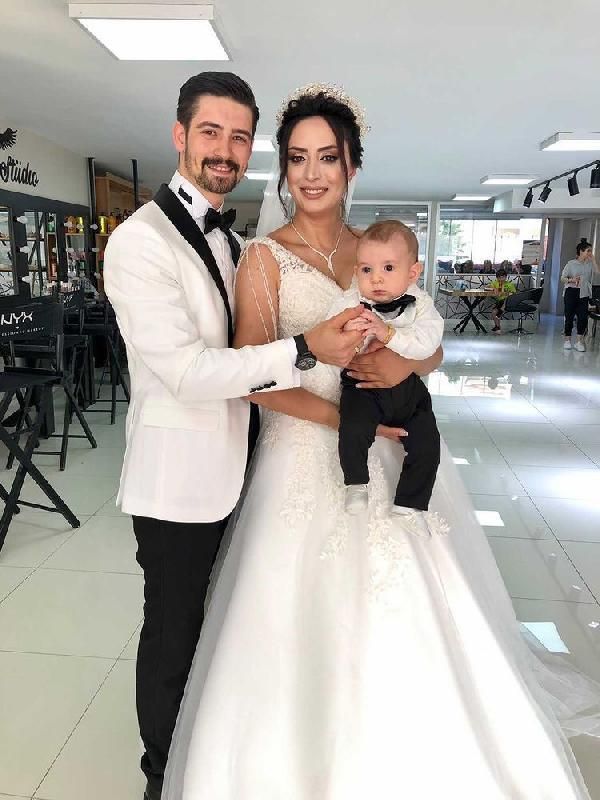Nikahta 2 kişiydiler, düğüne 3 kişilik aile olarak çıktılar 1