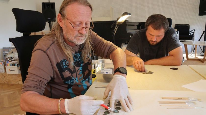 Köpek 14. yüzyıldan beri kayıp hazineyi buldu 5