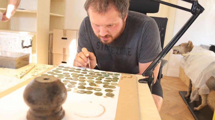 Köpek 14. yüzyıldan beri kayıp hazineyi buldu 8